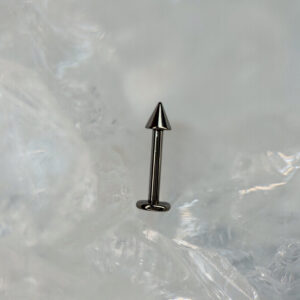 Labret ze stożkiem